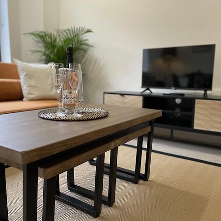 Modern City Centre Apartment Exeter Exterior photo