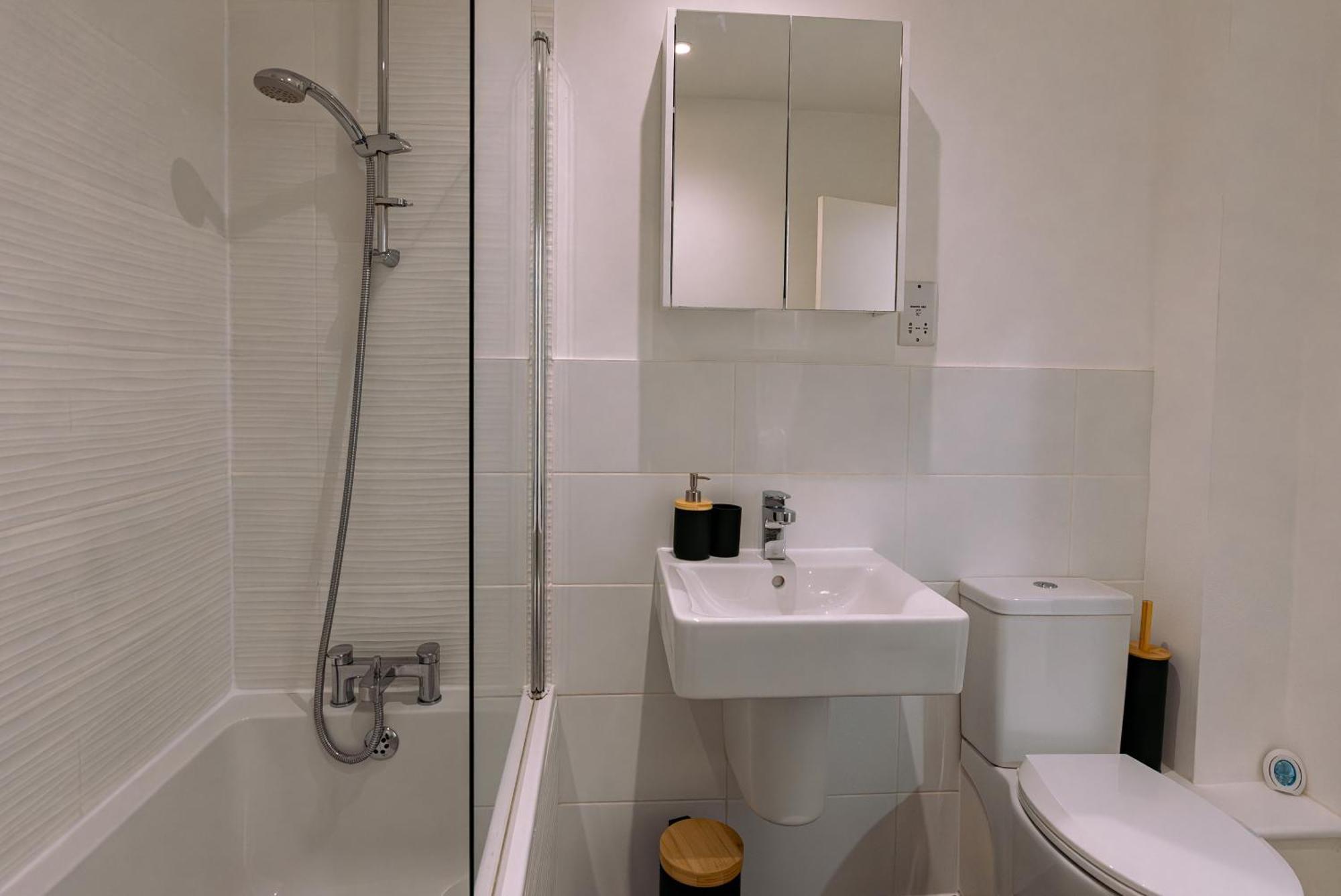Modern City Centre Apartment Exeter Exterior photo