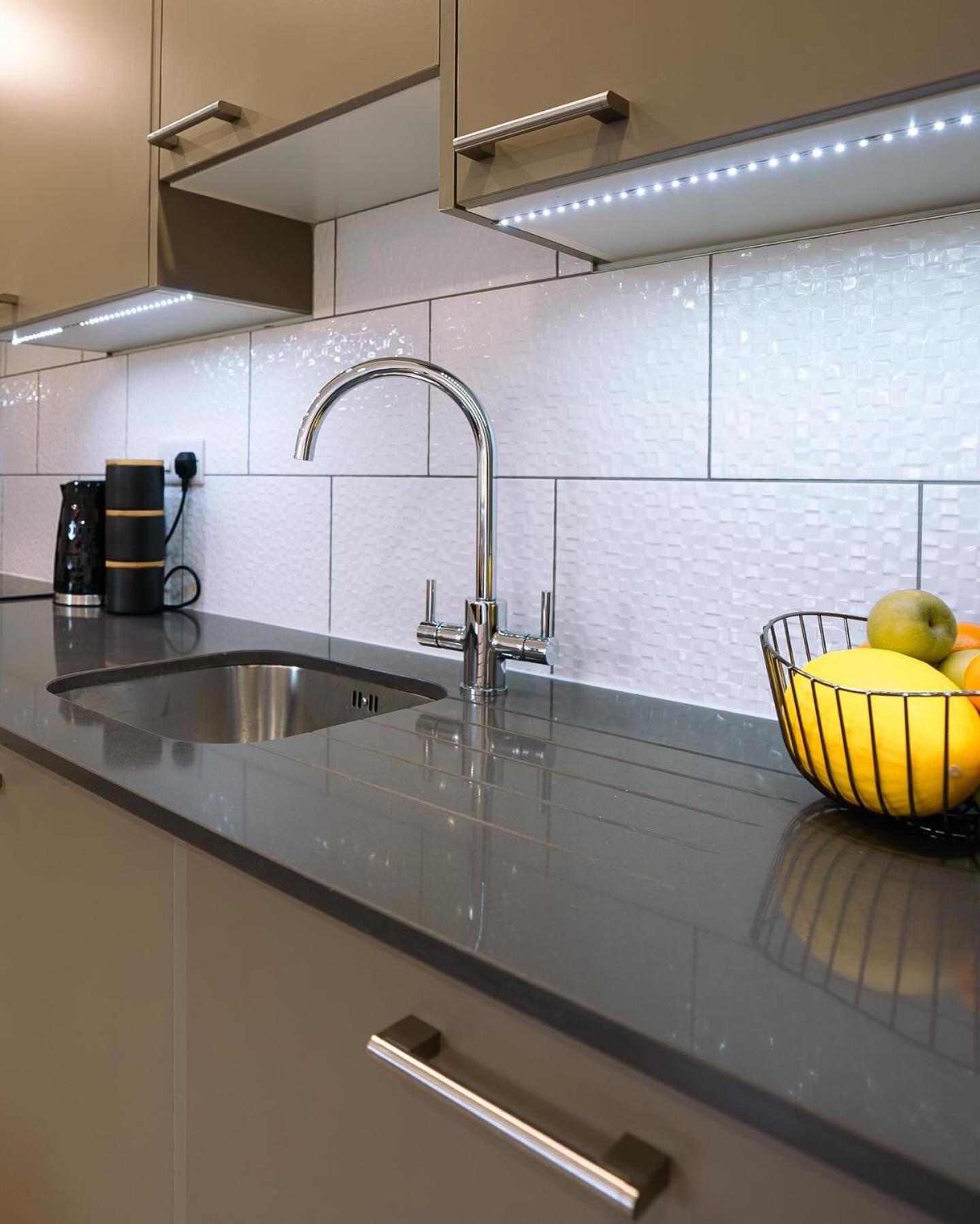 Modern City Centre Apartment Exeter Exterior photo