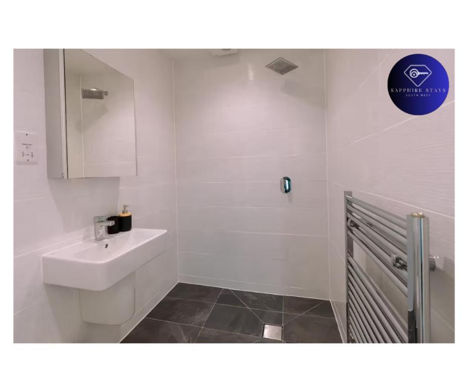 Modern City Centre Apartment Exeter Exterior photo